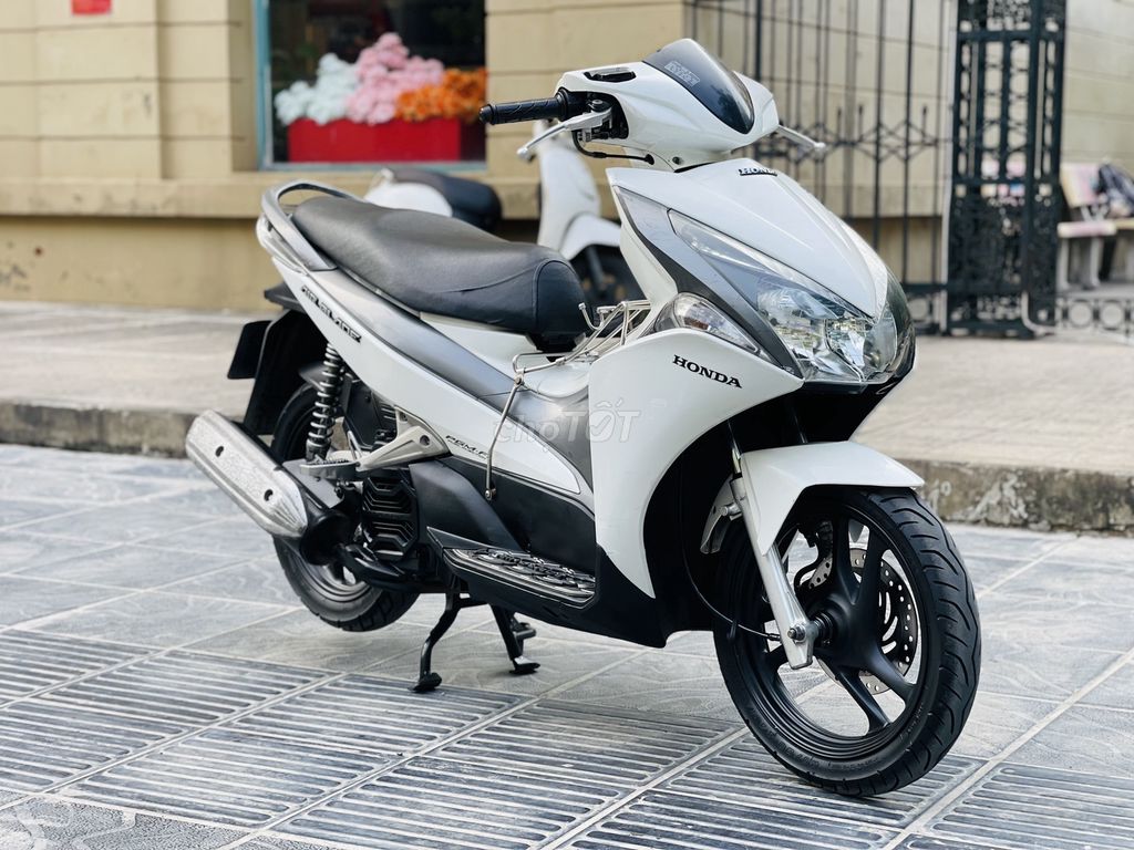 Honda AIR BLADE 110 ĐầuTotrắng bạcMáy ZIN Chạy Bốc