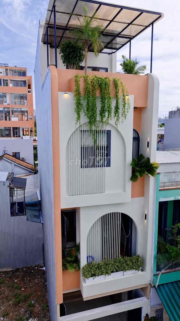 🔥NHÀ VILAA CÓ HỒ BƠI MẶT TIỀN 5M5 GẦN BIỂN DULNT