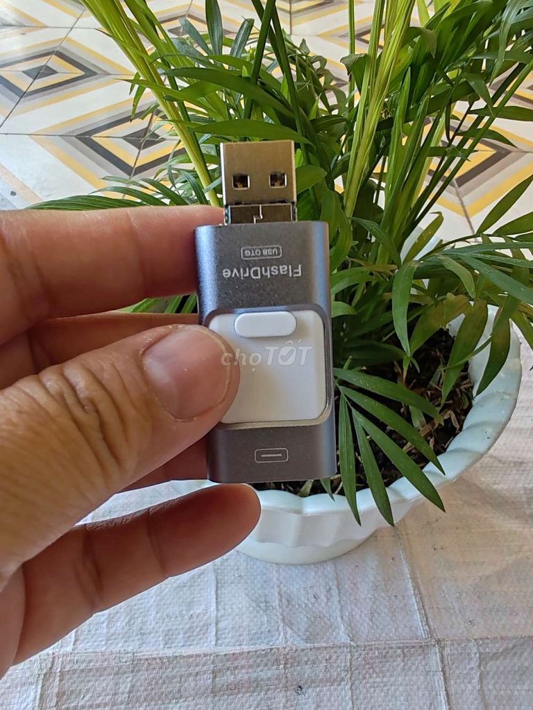 USB 256GB, sử dụng 4 cổng..USB,IPhone,MICRO Type C
