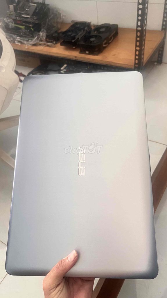 Laptop Asus Core i3 4GB/120GB Bạc. Mua bán Laptop tại Thị xã Bến Cát Bình Dương được đăng bởi Lâm hà hình 1