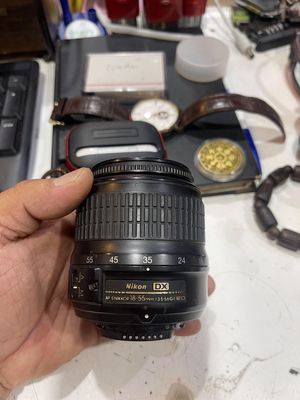 Ống kính Nikon AF-S DX Zoom-Nikkor