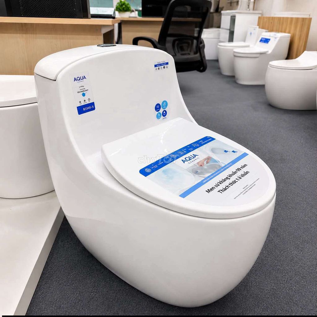 Bồn cầu Aqua Ceramic R678. Mua bán Thiết bị vệ sinh, nhà tắm tại Quận Liên Chiểu Đà Nẵng được đăng bởi BINHMINH HOUSE hình 1