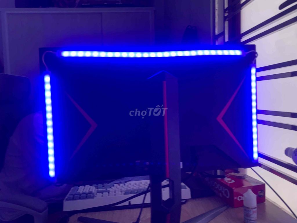Aoc 24” 2k 165hz và LG 27” 75hz