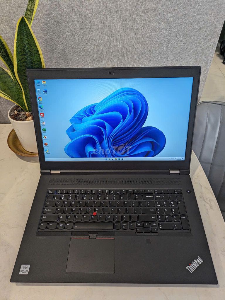 Thinkpad P17 gen 1/i7-10850H/32/512/RTX 3000 6GB