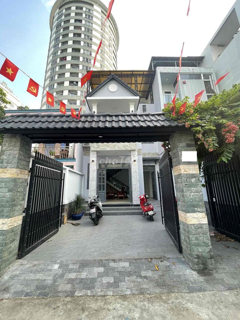 NHÀ PHỐ SÂN VƯỜN KDC DÂN TRÍ CAO -YÊN TĨNH AN NINH - HUỲNH TẤN PHÁT Q7