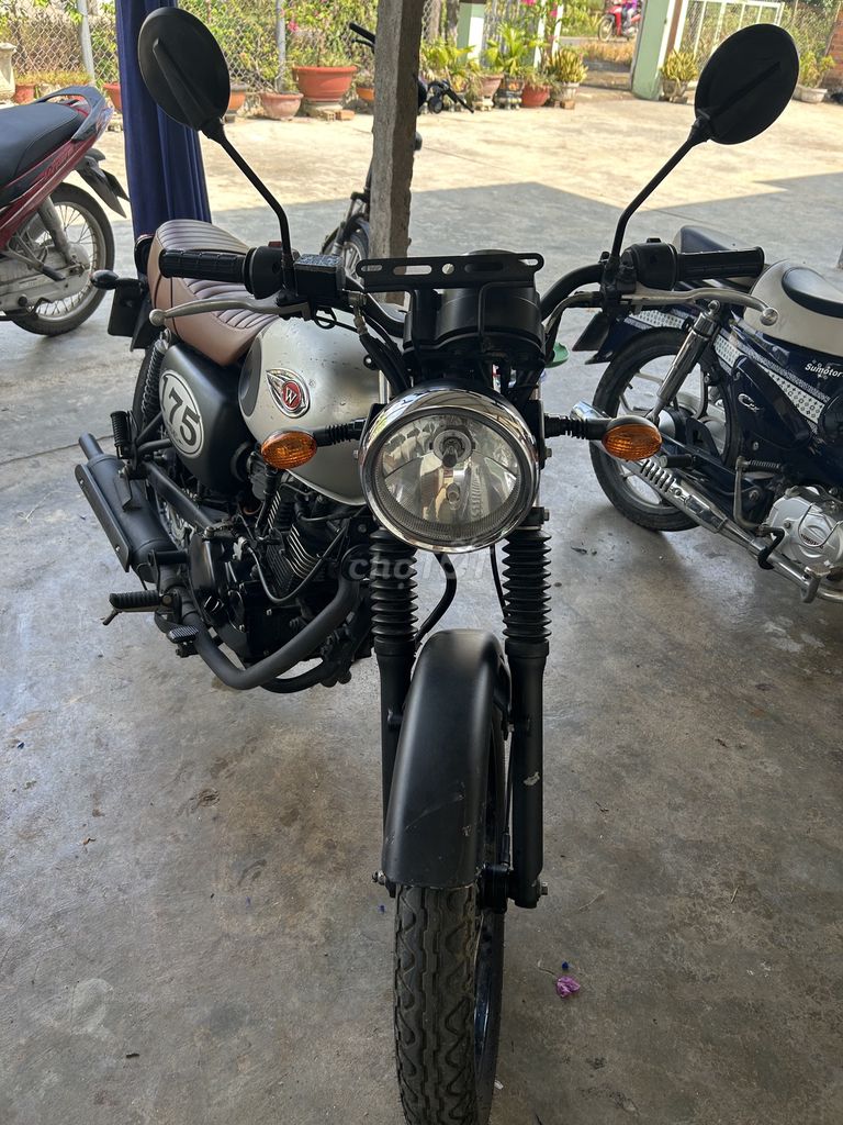 Кавасаки W175SE, серебро, 12000 км, Нячанг