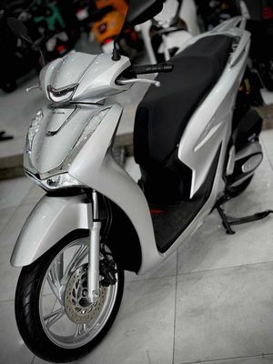 Sh125 2024 Odo8k Lướt chính chủ ký. Mua bán Xe máy tại Thị xã Phú Mỹ Bà Rịa - Vũng Tàu được đăng bởi Cửa Hàng Xe Máy Phú Mỹ