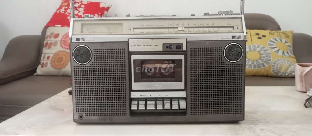 Radio cassette Sony model CFS - 656