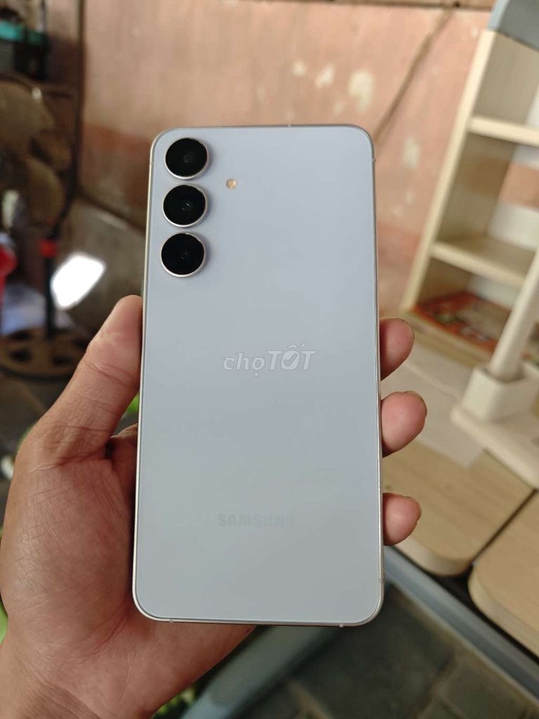 Samsung S25 FE 8GB/128GB Trắng. Mua bán Điện thoại tại Huyện Cao Phong Hòa Bình được đăng bởi Minh Hiếu hình 1