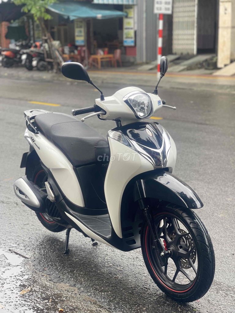 Honda SH Mode 2018 Trắng Đen 12.000 km. Mua bán Xe máy tại Quận Thanh Khê Đà Nẵng được đăng bởi Song Vo hình 1