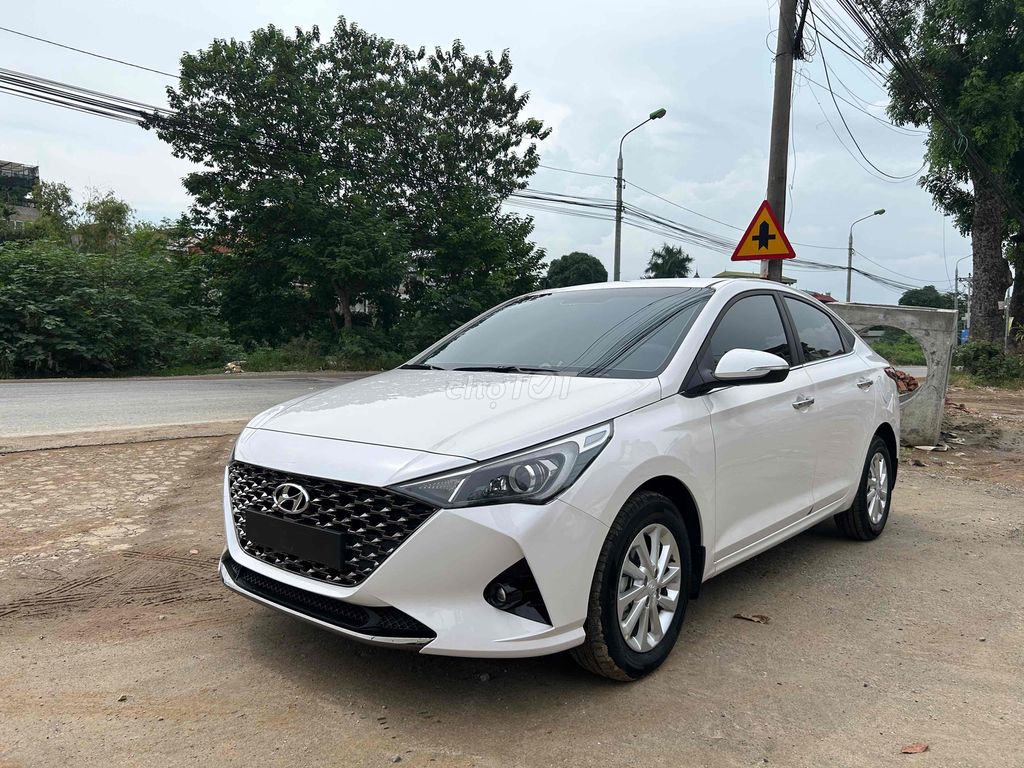 Hyundai Accent 2023 - 13000 km