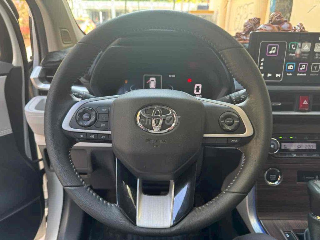 Toyota Veloz Cross 2022 CVT Top - 31000 km