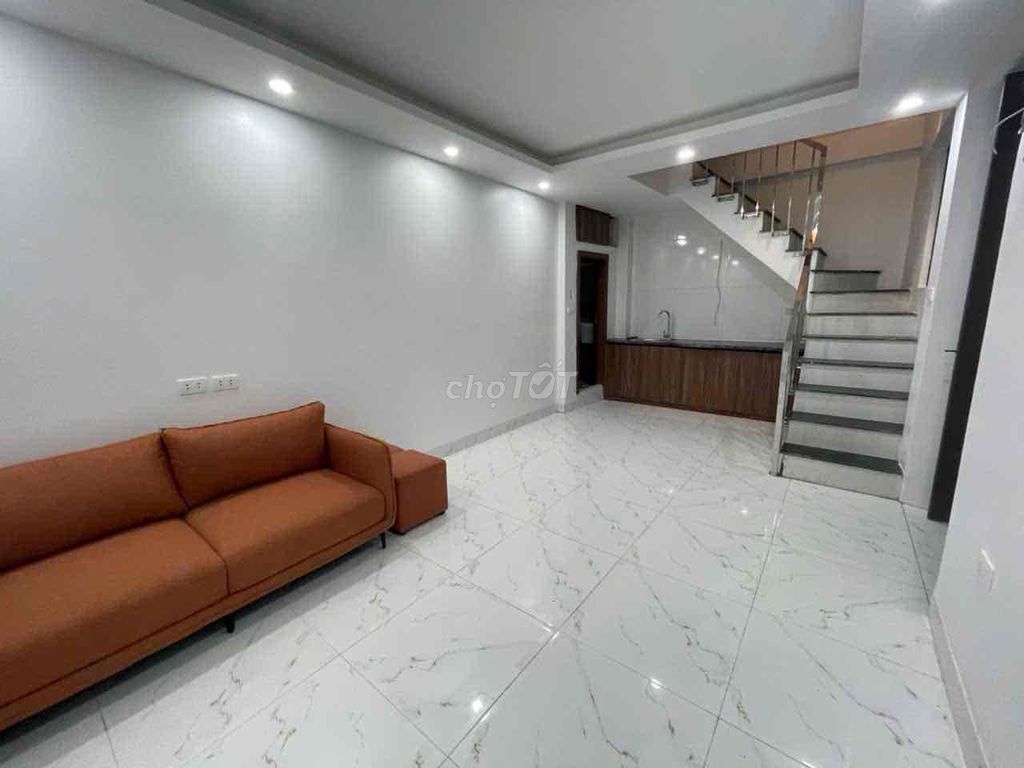 Красивый дом Ким Ма, Ба Динь. 30 м2, 4 т, 3 спальни. 12 стр.