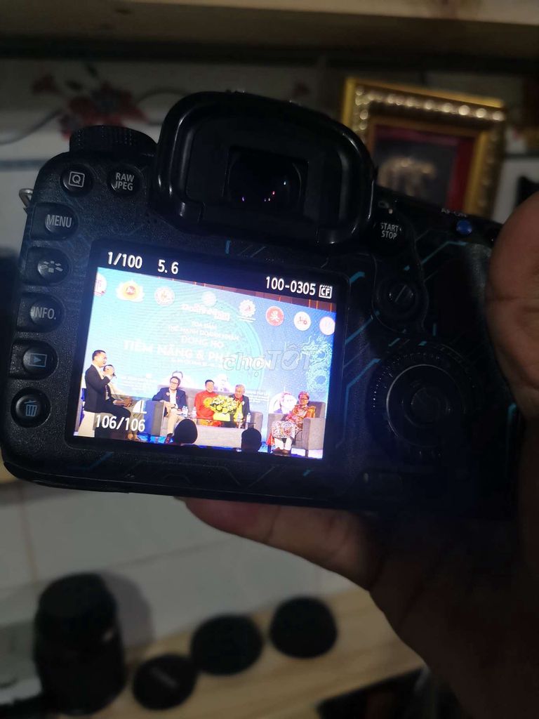 Bán Canon 7D kèm lens 35-80 , full phụ kiện ,