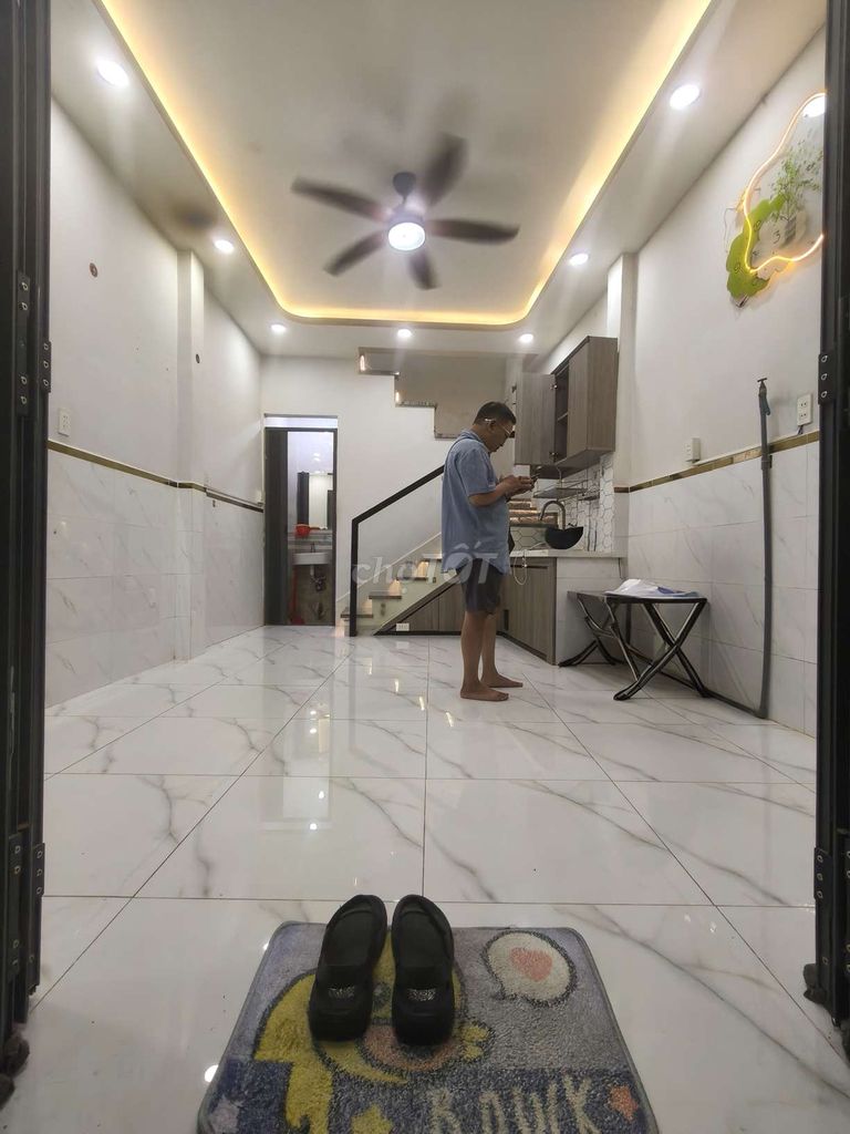 Аренда · 2 комн. · 28 м² · Quận 6, ул. Đường Bến Phú Lâm