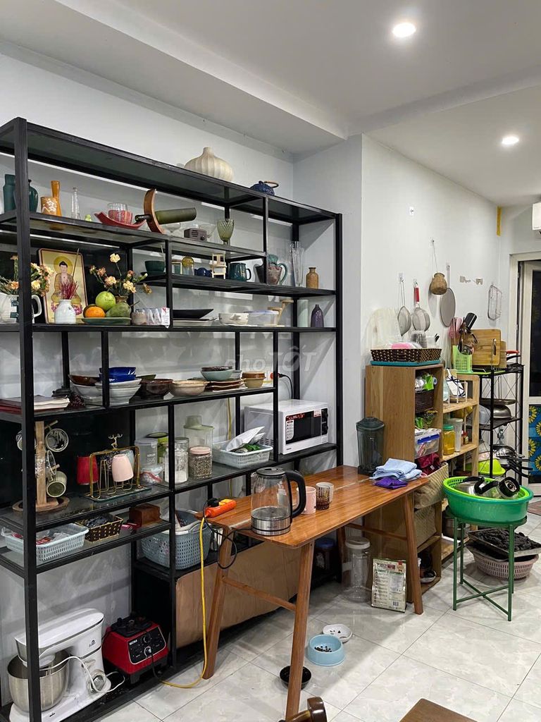 Cho Thuê Căn hộ Đủ đồ, View hồ, Tràn Ngập Hơi Thở Tự Nhiên