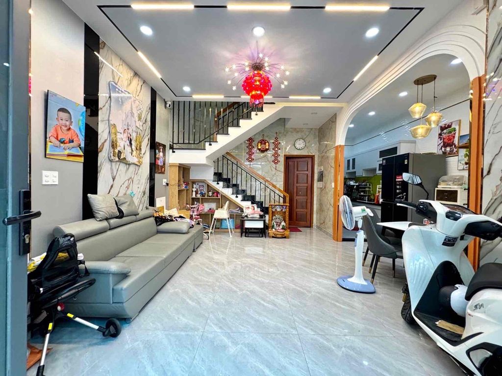 Nhà 2 tầng Gò Vấp với 52m2 mà chỉ có 5.5 tỷ còn TL, đường Lê Đức Thọ,
