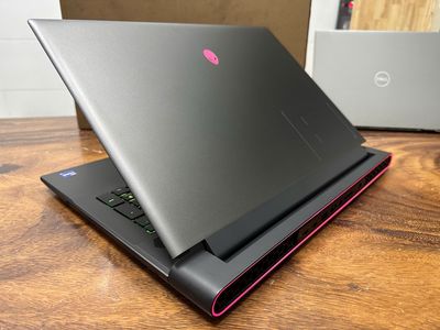 Dell Alienware M18 R2, core i9 14900HX, rtx4070. Mua bán Laptop tại Quận Tân Bình Tp Hồ Chí Minh được đăng bởi Nguyễn Phi triều