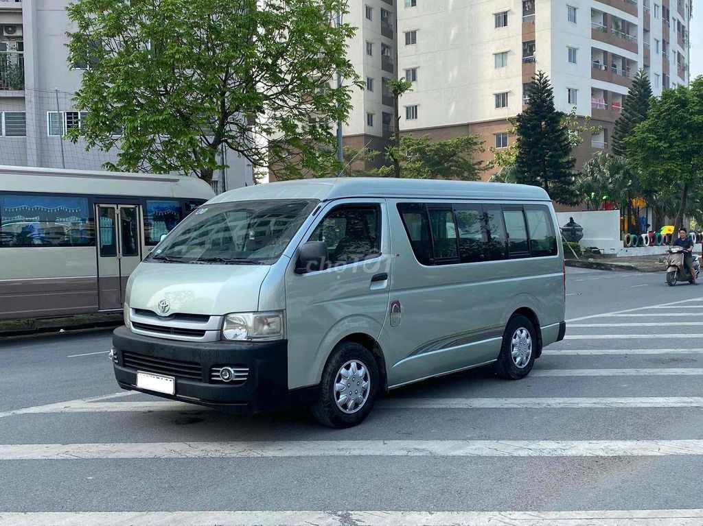 Toyota Hiace 2008 - 16 chỗ máy dầu