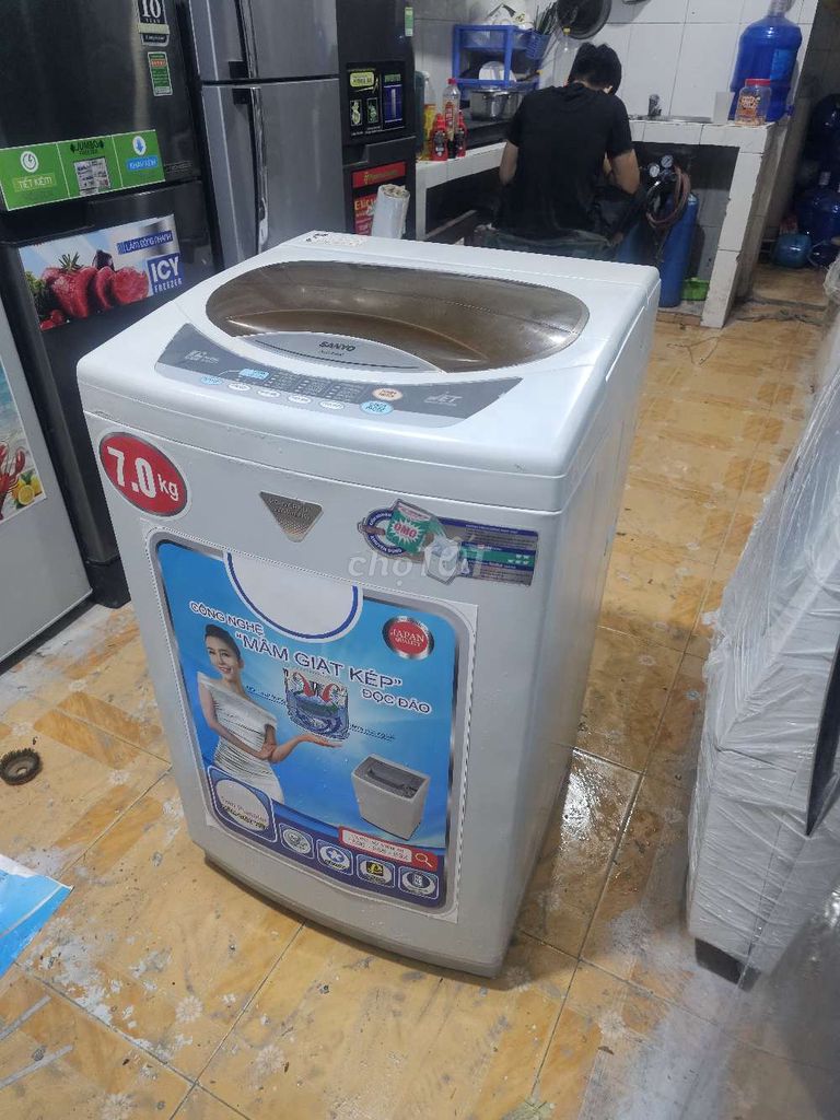 Máy giặt sanyo 7kg lồng đứng, giặt vắt êm