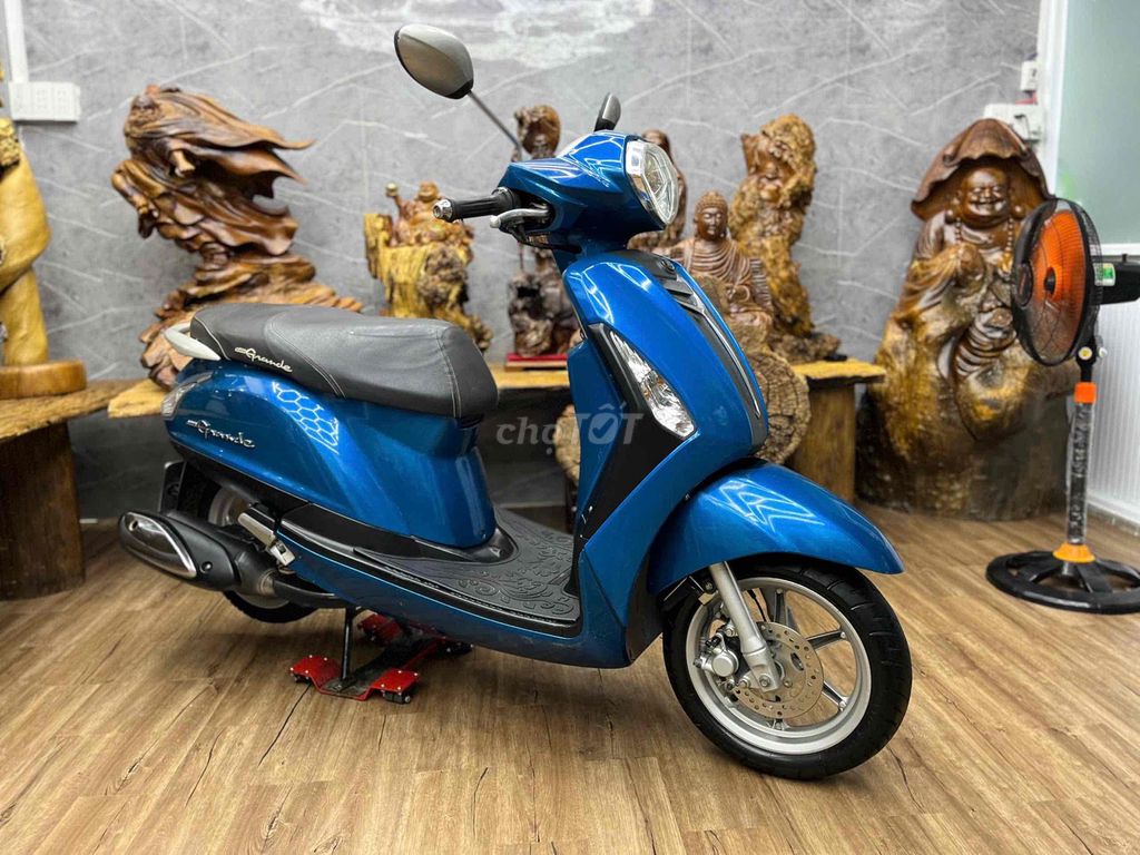 👉Grande 2015 dàn áo sạch sẽ máy móc bao êm. Mua bán Xe máy tại Quận 7 Tp Hồ Chí Minh được đăng bởi Xe Cũ Hiếu CT hình 4