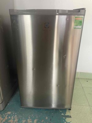 Tủ lạnh mini Electrolux 92 lít nhỏ gọn đẹp. Mua bán Tủ lạnh tại Quận 7 Tp Hồ Chí Minh được đăng bởi Thuyvi