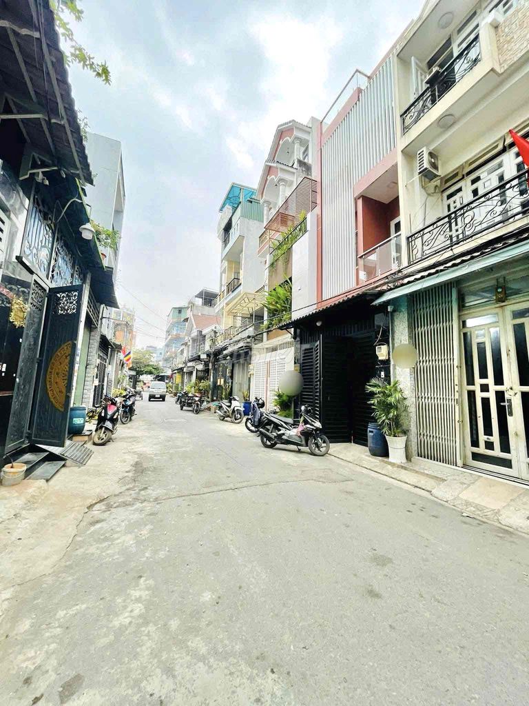 NHÀ ĐẸP GẦN SIÊU THỊ AEON TÂN PHÚ. Mua bán nhà ở tại Quận Bình Tân Tp Hồ Chí Minh được đăng bởi Võ Tiến Công hình 1