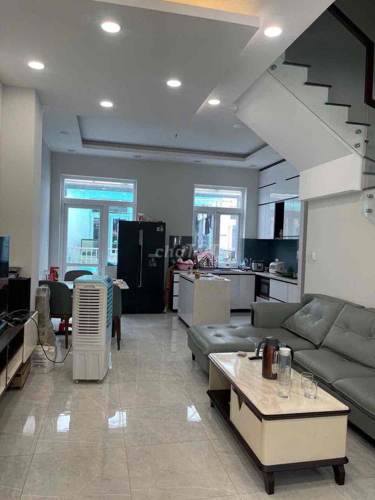 Аренда · 4 комн. · 75 м² · Thành phố Thủ Đức, ул. Bưng Ông Thoàn
