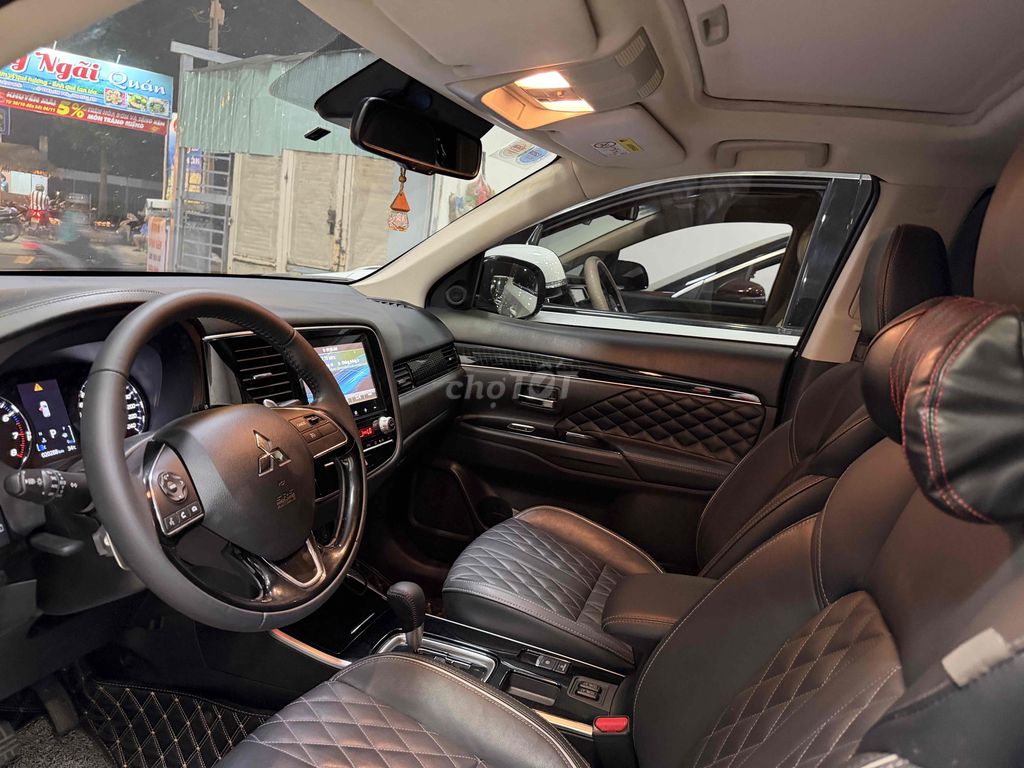 Mitsubishi Outlander 2024 Premium 2.0 CVT - 20000. Mua bán Ô tô tại Quận 12 Tp Hồ Chí Minh được đăng bởi A Quý hình 4