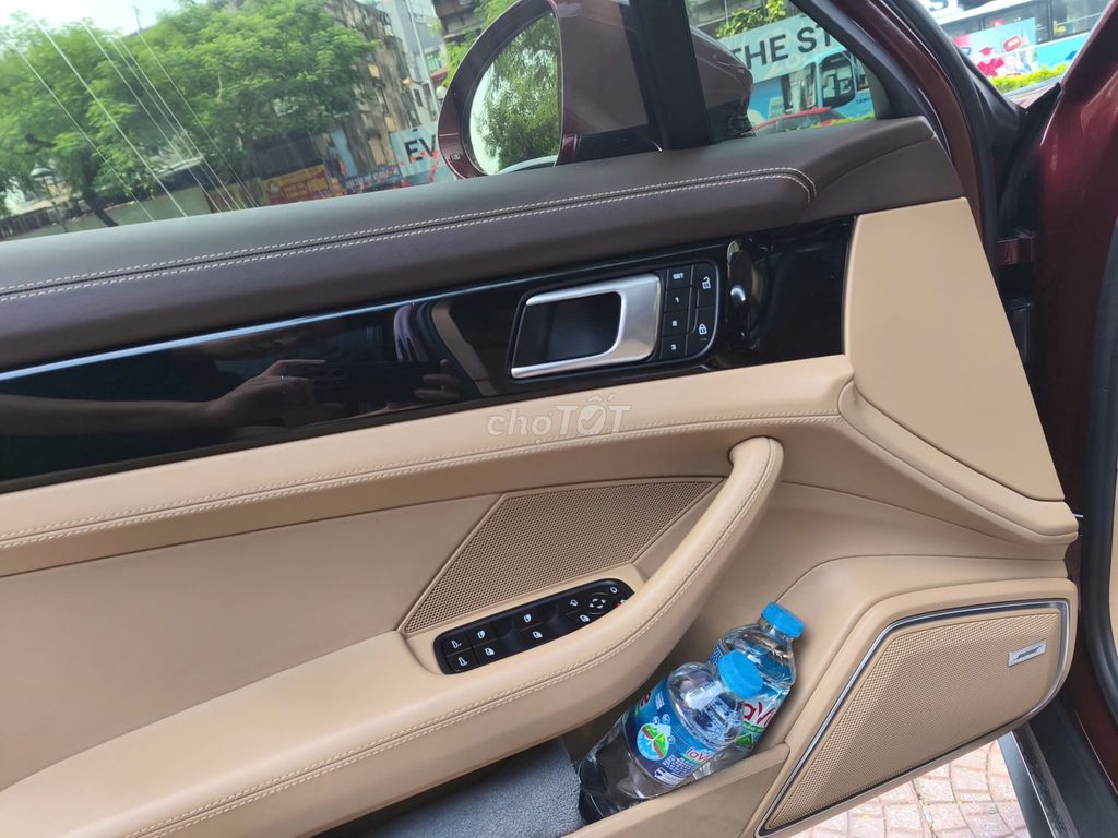 Porsche Panamera4 đỏ mận 2021. Mua bán Ô tô tại Quận Long Biên Hà Nội được đăng bởi Long Biên Cars hình 10