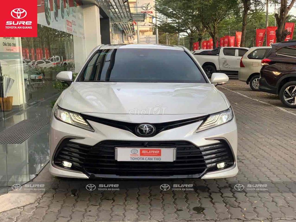 Toyota Camry 2.5Q 2023 - 10.000 km