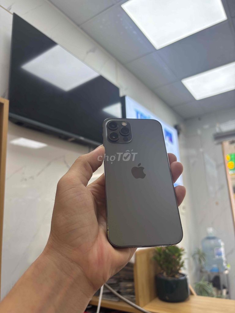 Apple iPhone 12 Pro 128GB Xám Nguyên zin. Mua bán Điện thoại tại Quận Sơn Trà Đà Nẵng được đăng bởi Diễm Diễm hình 1
