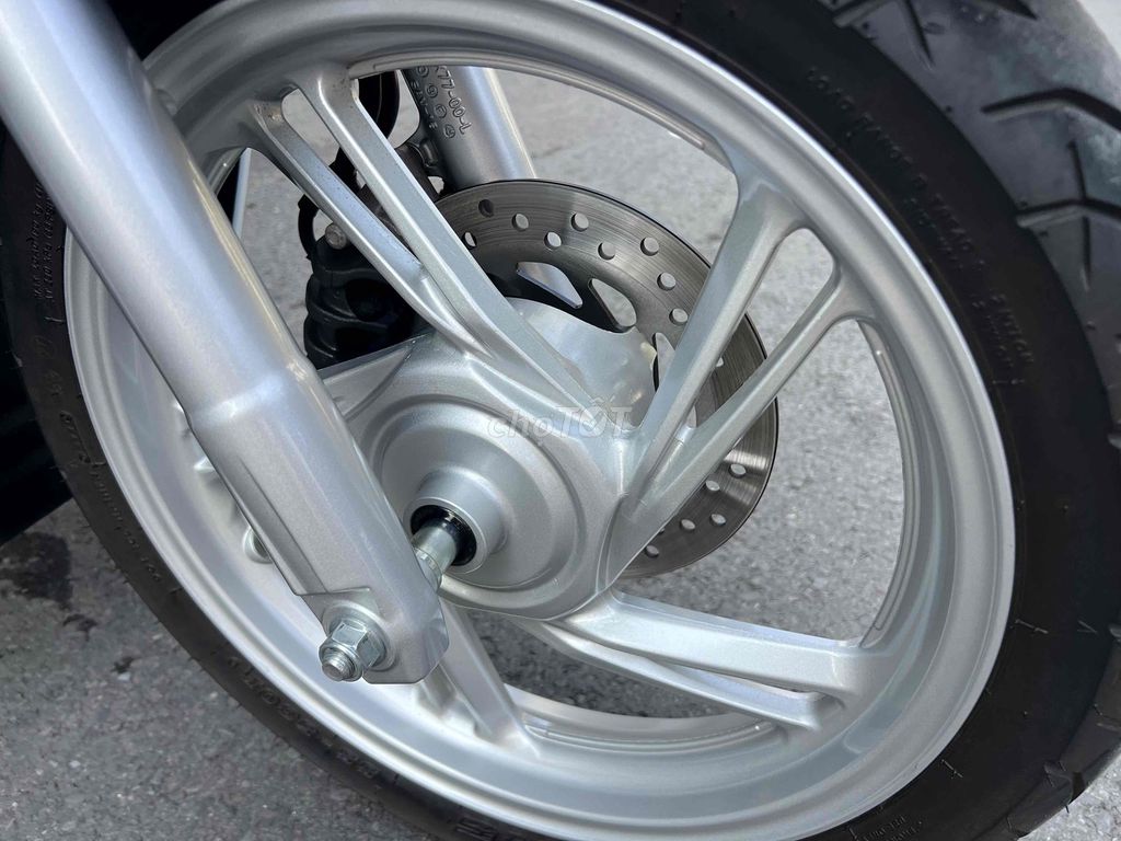 Honda SH125 CBS 2024 Trắng 8000 km. Mua bán Xe máy tại Quận Ô Môn Cần Thơ được đăng bởi Huỳnh Thắng hình 11