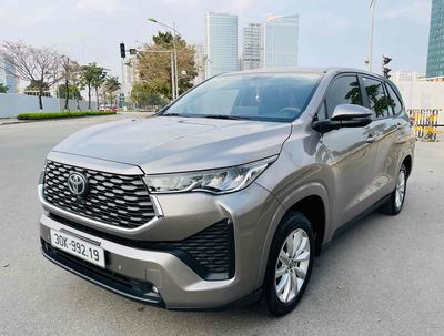 Toyota INNOVA CROSS 2.0 V sx 2024 - 1 chủ từ đầu.
