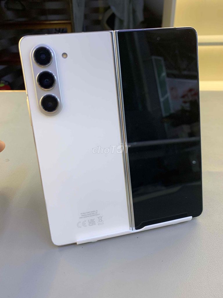 Samsung Galaxy Z Fold 5 12/512G việt Nam SHIP COD. Mua bán Điện thoại tại Quận Ninh Kiều Cần Thơ được đăng bởi shop một chín tám tám hình 1