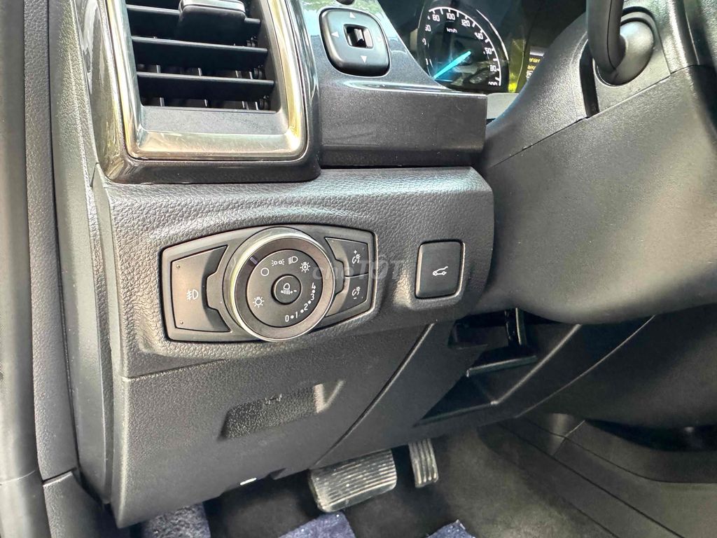 Ford Everest 2019 Titanium 2.0L AT 4x4. Mua bán Ô tô tại Quận 12 Tp Hồ Chí Minh được đăng bởi Hoàng Huy hình 15
