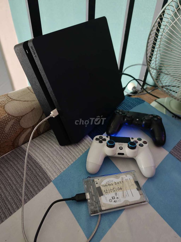 Máy chơi game Sony PS4 Slim 1TB Đen. Mua bán Thiết bị chơi game tại Thành phố Vĩnh Long Vĩnh Long được đăng bởi Trần Anh hình 1