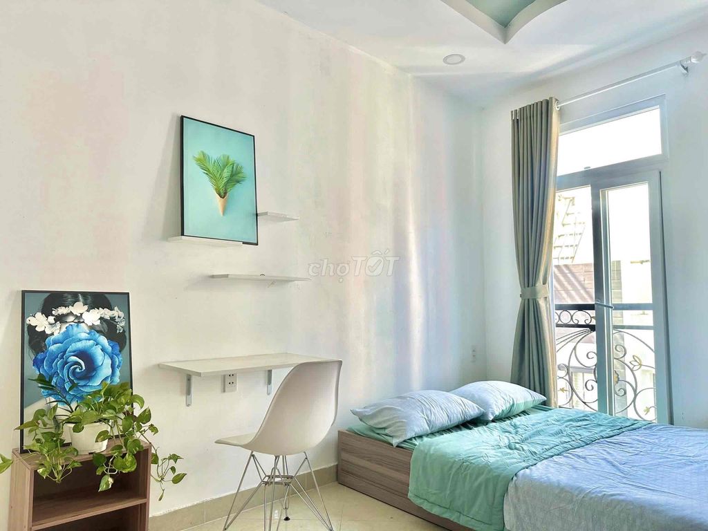 🏡Studio Cửa Sổ, Ban Công Giả, 30m2, Thang Máy, Full Nội Thất, Gần VLU3