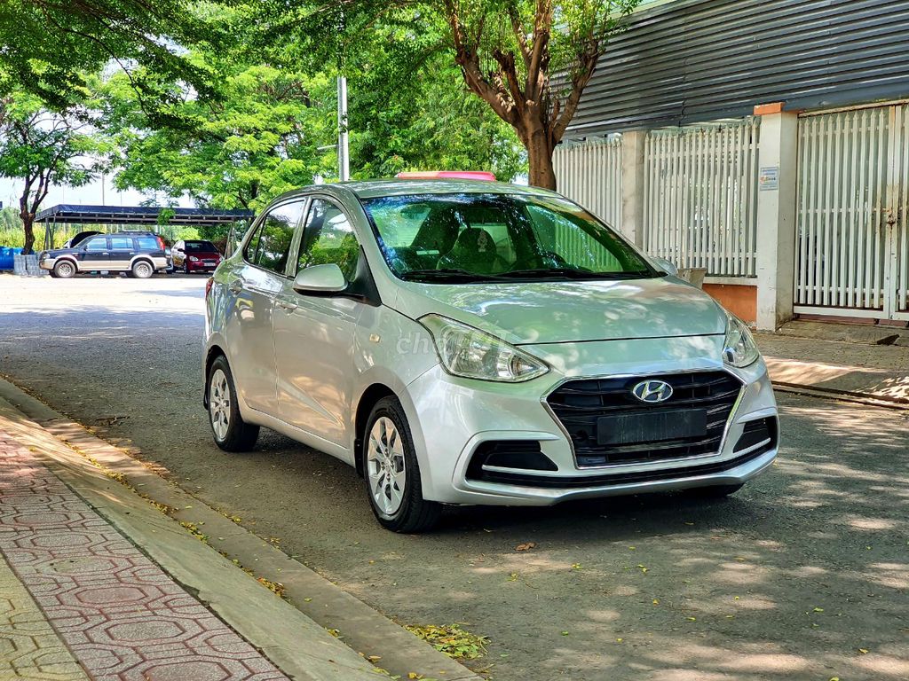 Hyundai Grand i10 2019 Sedan số sàn 1.2  Bạc đẹp