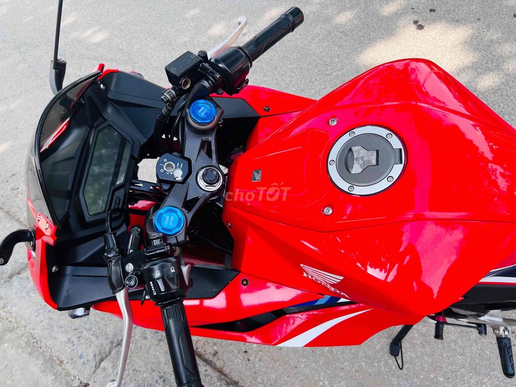 HONDA CBR 150R bản HRC Xe lướt mới pkl moto. Mua bán Xe máy tại Quận Cầu Giấy Hà Nội được đăng bởi Tong motor xe may hình 4