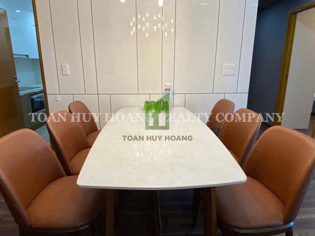 Spacious Hàn River-view apartment at Indochina — photo 11
