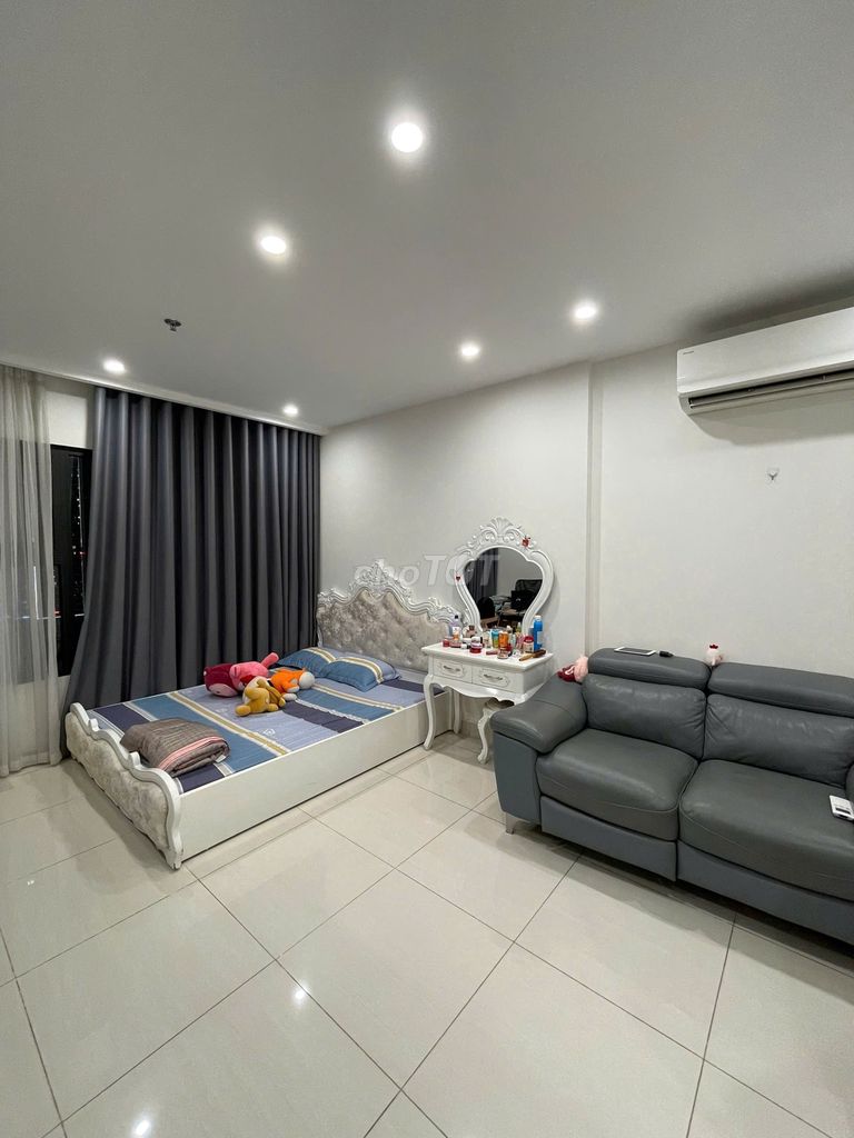 Studio 32m2 Full Giá 1,85Tỷ. Căn hộ có sổ, tầng trung, Vin Smart City.