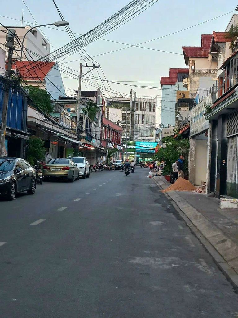 Ngợp Bank cần bán gấp nhà 2 MT đường 68 của Lê Văn Việt quận 9