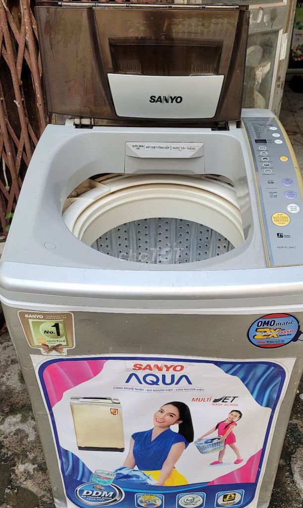 Máy giặt Sanyo 7,2kg có chế độ vắt cực khô
