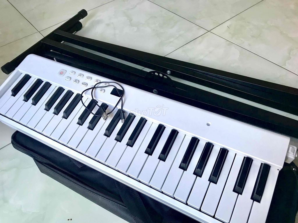 Bán nhanh đàn piano điện 88 phím trắng tinh. Mua bán Nhạc cụ tại Thành phố Nha Trang Khánh Hòa được đăng bởi Jean7979 hình 1