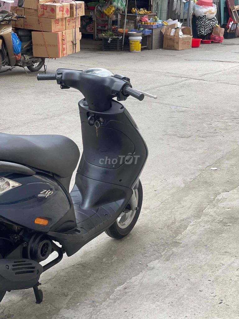 Piaggio Zip màu Xanh đậm. Mua bán Xe máy tại Quận Nam Từ Liêm Hà Nội được đăng bởi VÂN ANH hình 4