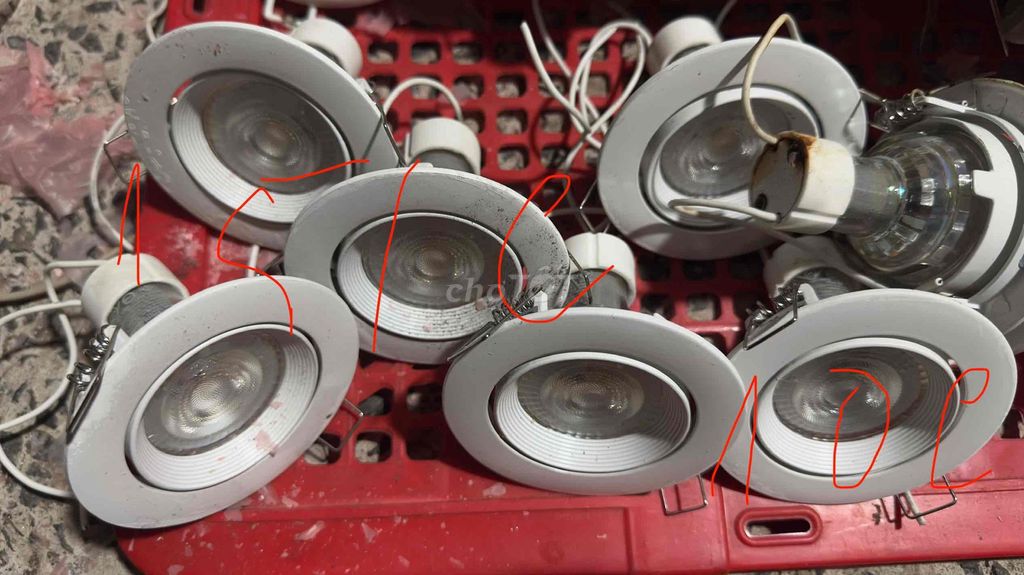 Đèn trần Trắng 220V. Mua bán Đèn tại Quận 12 Tp Hồ Chí Minh được đăng bởi Vũ hoàng hình 1