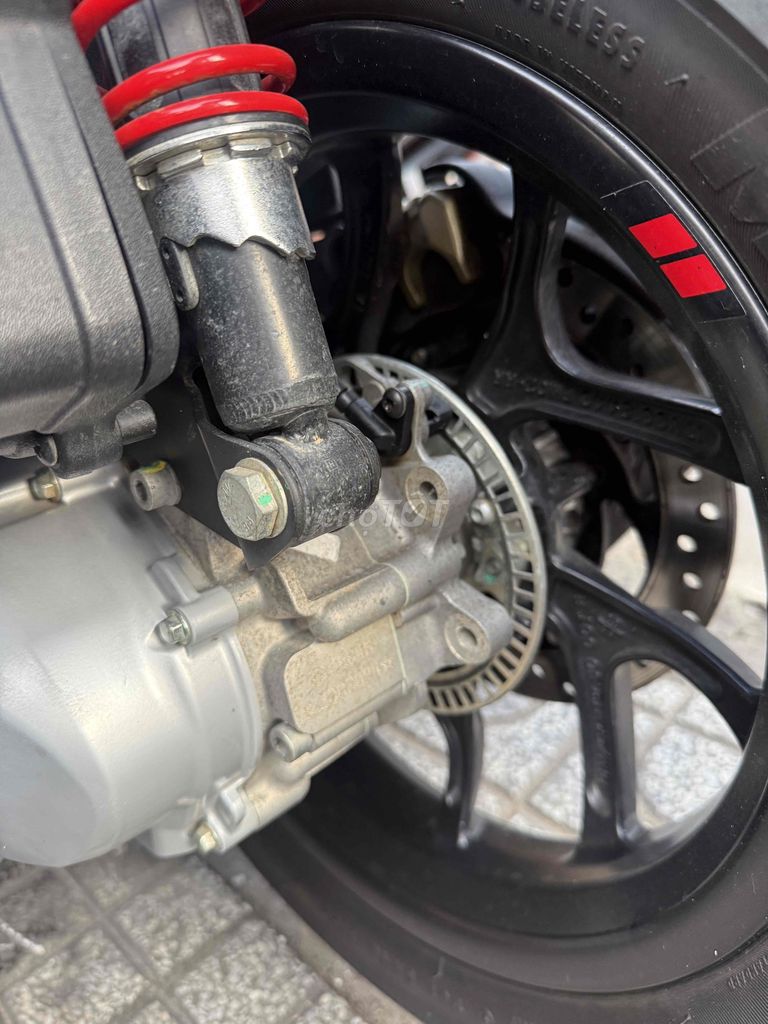 Piaggio Medley S 125cc, коричневый, пробег 5000 км, очень новый