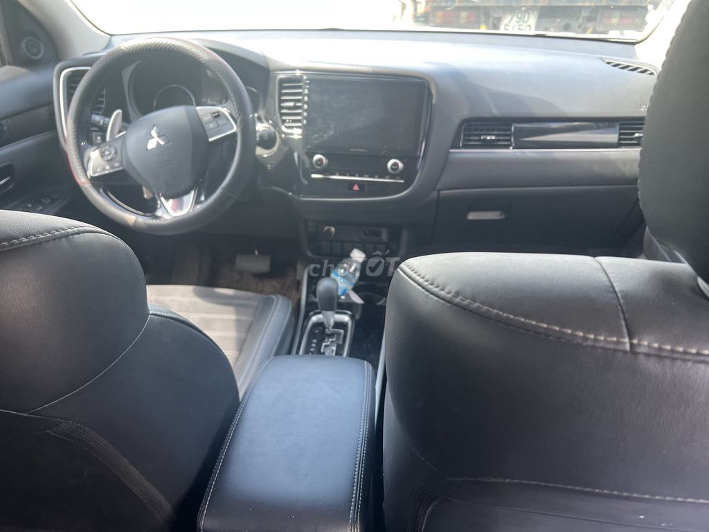 Mitsubishi Outlander 2023 Trắng (số Vin 2022). Mua bán Ô tô tại Thị xã Ninh Hòa Khánh Hòa được đăng bởi BUI TRI DUNG hình 3