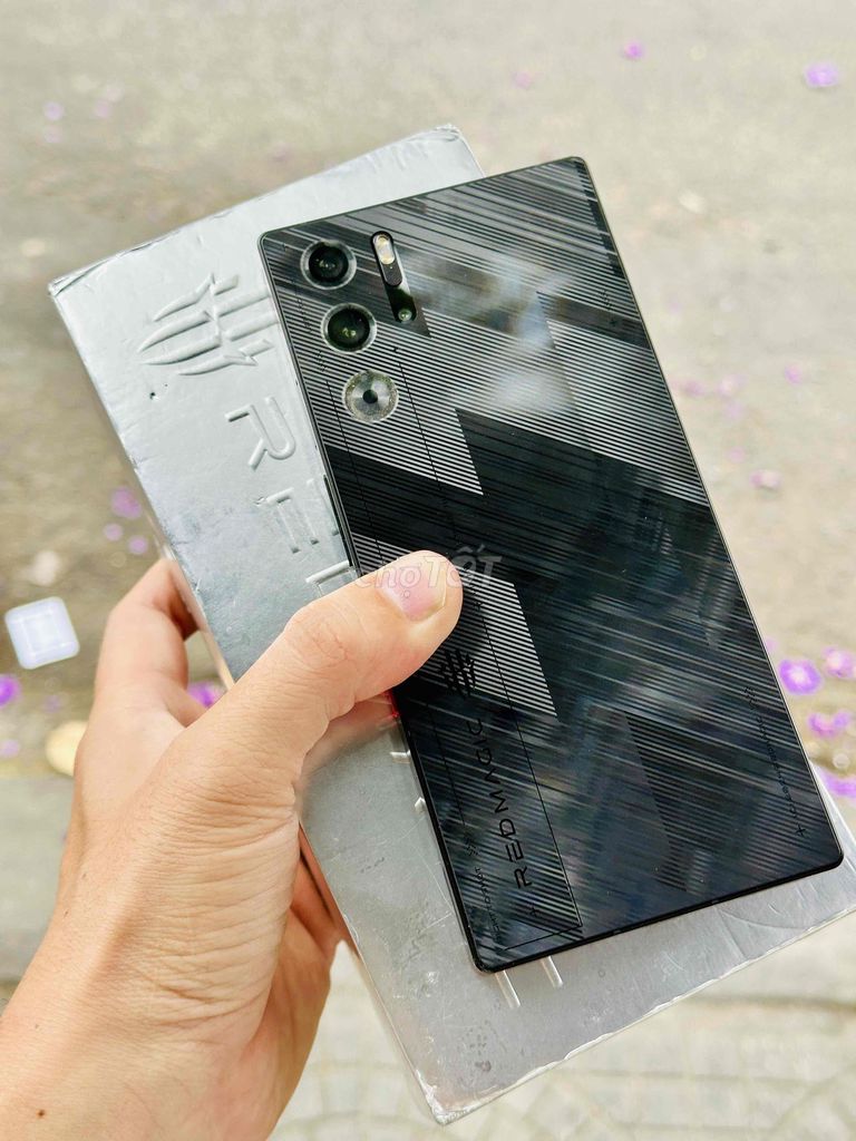 Red Magic 9S Pro 12GB/256GB Chiến Game Mạnh Mẽ. Mua bán Điện thoại tại Quận Thanh Khê Đà Nẵng được đăng bởi Thương Mobile hình 1